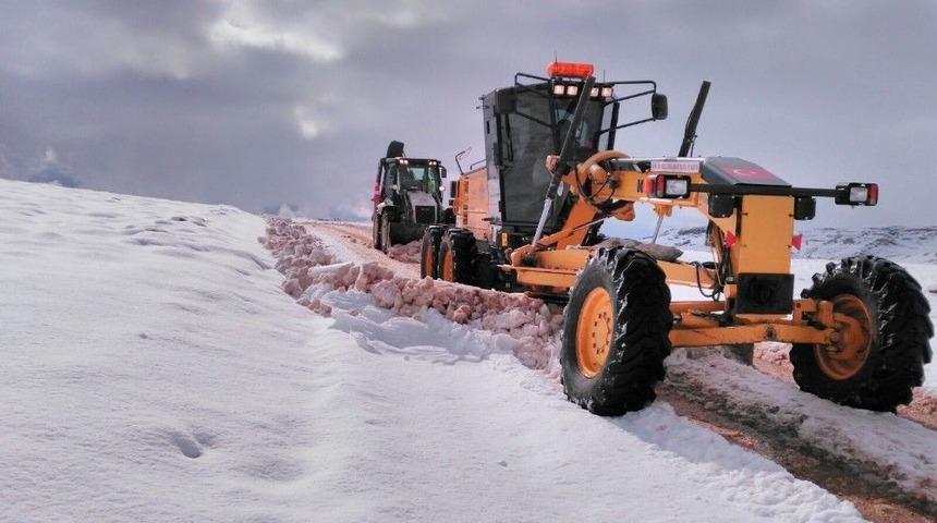 B&uuml;y&uuml;kşehir Belediyesi&rsquo;nin Kar Mesaisi Başladı