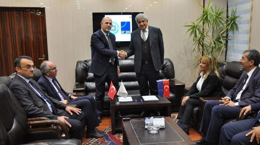 Kafkas Üniversitesi Ve Aras Elektrik İşbirliği Protokolü İmzalandı