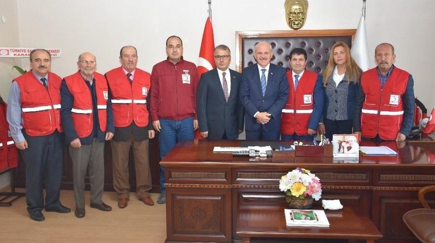 Vali Yardımcısı Yenidoğan, Türk Kızılayı Karabük Şubesini Ziyaret Etti