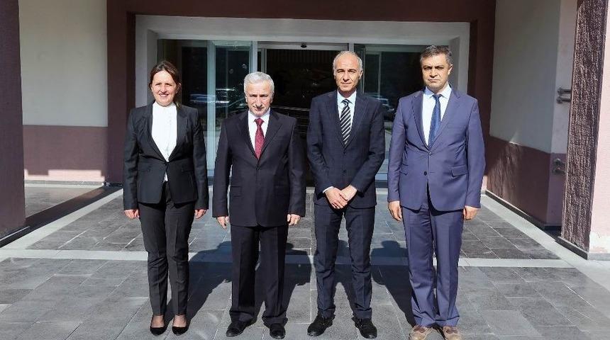 Vali Kam&ccedil;ı Kurum Ziyaretlerini S&uuml;rd&uuml;r&uuml;yor