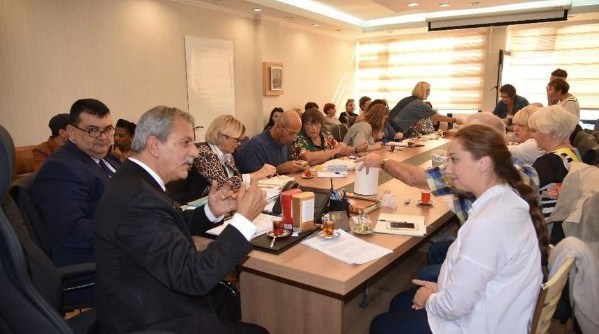 Yabancılar Meclisi Sanat&ccedil;ıları Buluşturuyor