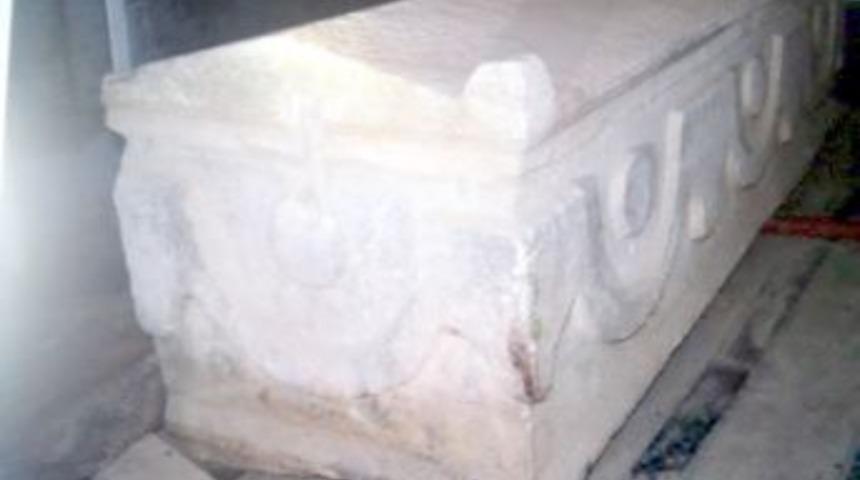 Kamyonla Lahit Taş Mezar Nakliyesi Uşak Polisine Takıldı