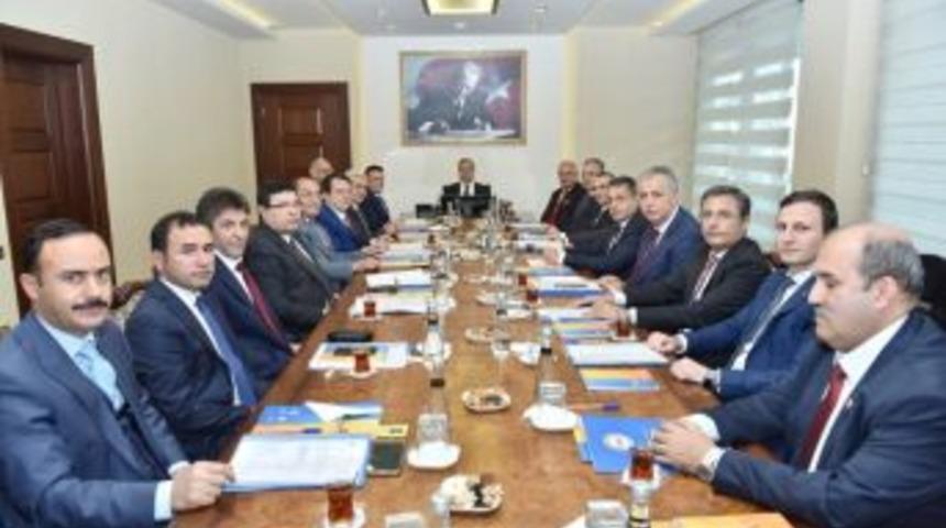 Vali Su, Vali Yardımcıları Ve Kaymakamlarla Bir Araya Geldi