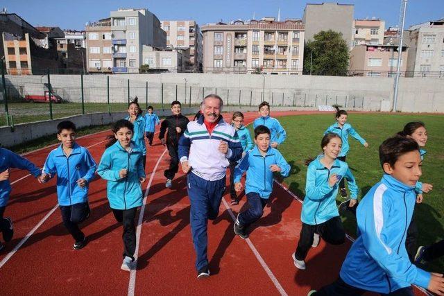 Atatürk Kır Koşusu’nda Dereceye Giren Öğrenciler Ödüllendirildi 3