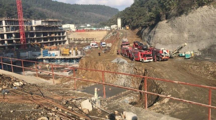 Ayazağa&rsquo;da Bir Şantiye Alanında G&ouml;&ccedil;&uuml;k Meydana Geldi: 1 İş&ccedil;i Altında Kaldı