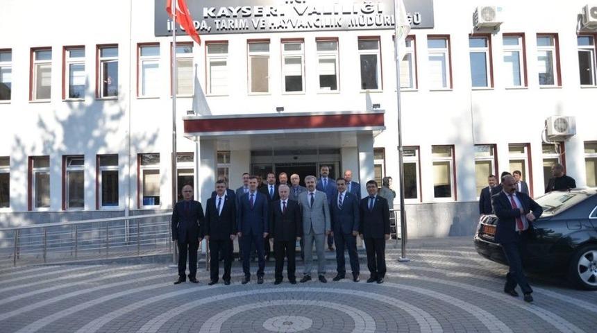 Vali S&uuml;leyman Kam&ccedil;ı, Gıda Tarım Ve Hayvancılık İl M&uuml;d&uuml;rl&uuml;ğ&uuml;&rsquo;n&uuml; Ziyaret Etti