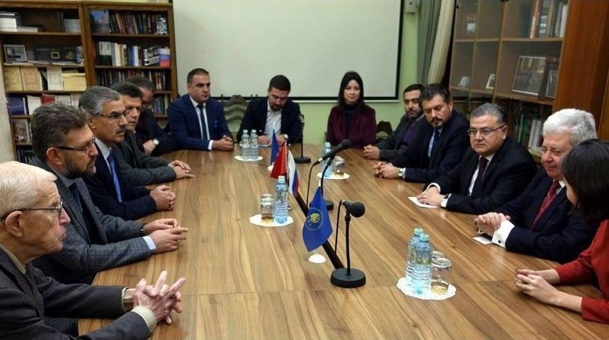 Ne&uuml; &Ouml;ğretim &Uuml;yeleri Moskova&rsquo;da Sel&ccedil;uklu Medeniyetini Anlattı