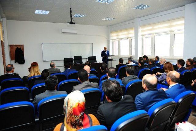 Yy&uuml;&rsquo;de &ldquo;orta&ouml;ğretim Ve Y&uuml;ksek &Ouml;ğretime Ge&ccedil;iş Sınavları&rdquo; &Ccedil;alıştayı 1