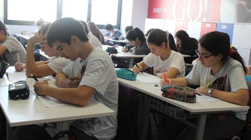 5 Bin &Ouml;ğrenci Yeni Liseye Giriş Sistemi İ&ccedil;in İlk Denemesini Yaptı