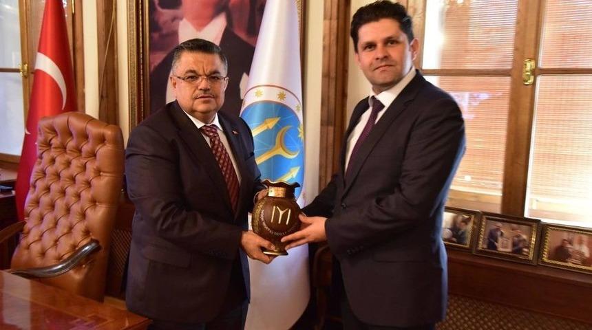 Yeni Sağlık M&uuml;d&uuml;r&uuml; &Ouml;ztop&rsquo;tan Başkan Yağcı&rsquo;ya Ziyaret