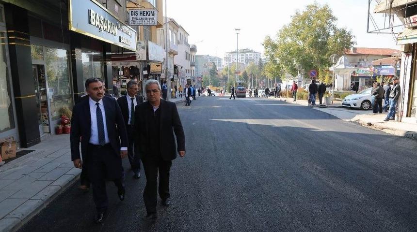 Kozan Caddesinde Sıcak Asfalt &Ccedil;alışmalarına Başlandı