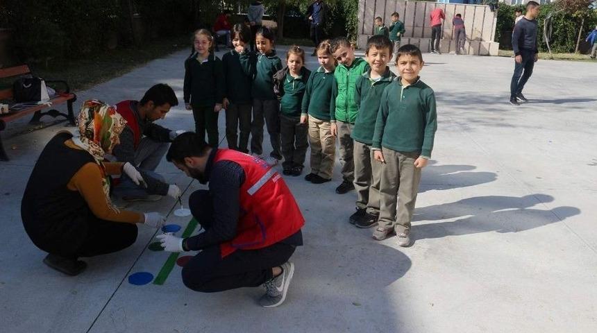 G&ouml;n&uuml;ll&uuml; Gen&ccedil;ler Okul Boyadı