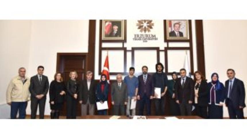 Y&ouml;k Başkanı Prof. Dr. Sara&ccedil;&rsquo;tan &Ouml;ğrencilere Tebrik Mesajı