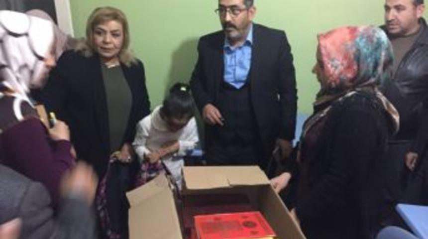 Ak Parti Bağlar İl&ccedil;e Başkanı Gezer&rsquo;den Kur&rsquo;an Kursu &Ouml;ğrencilerine Yardım