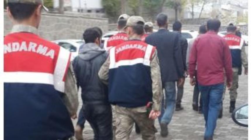 150 Kişiyi Dolandıran Sahte Hakim Ve Polisler Tutuklandı