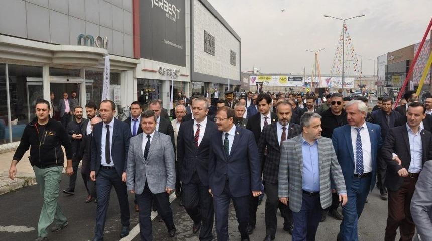 Mobilya Festivali Esnafın Y&uuml;z&uuml;n&uuml; G&uuml;ld&uuml;rd&uuml;