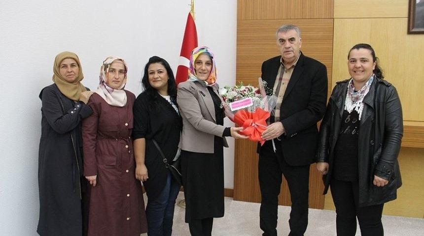 Başkan To&ccedil;oğlu, Ak Parti Karap&uuml;r&ccedil;ek Kadın Kolları İle Bir Araya Geldi