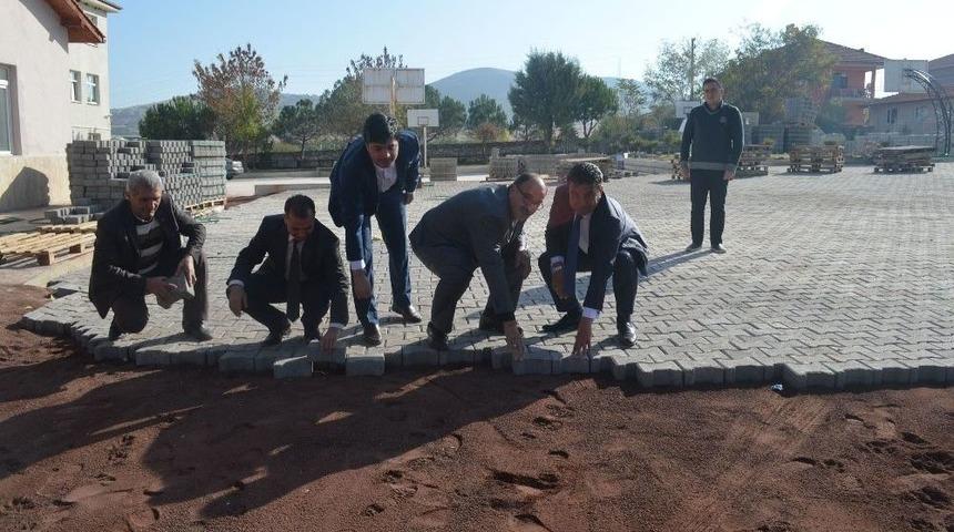 Okul Bah&ccedil;elerinde Hummalı &Ccedil;alışma