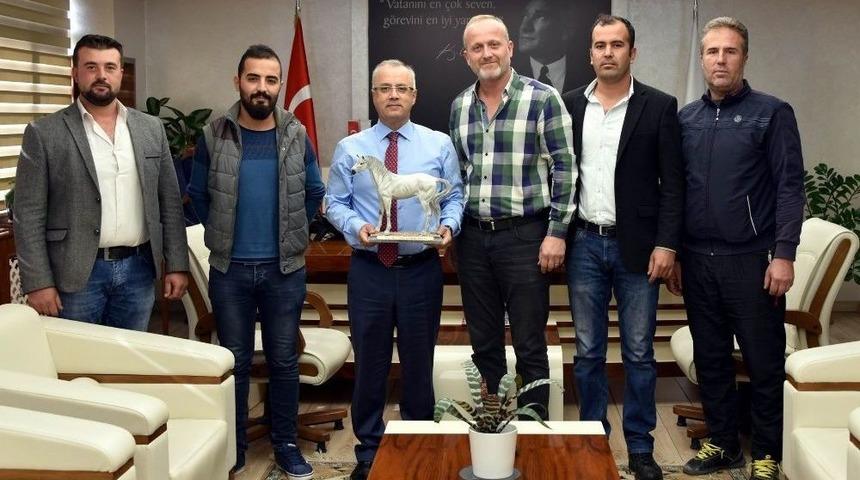 Başkan Kayda, Atlı Kul&uuml;p Ve Kanarya Sevenleri Ağırladı