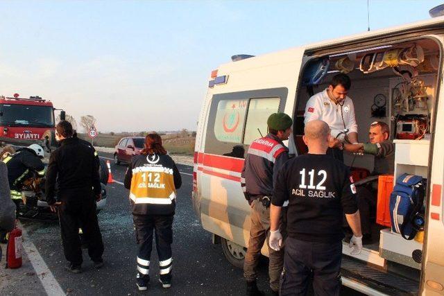 Takla Atan Otomobilden Hafif Sırıklarla Kurtuldu 1