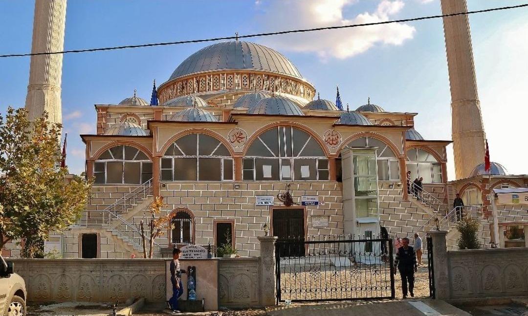 Edremit&rsquo;te Asans&ouml;rl&uuml; Cami