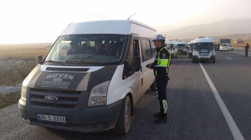 Y&uuml;ksekova&rsquo;da Servis Ara&ccedil;ları Ve Okul Kantinleri Denetlendi