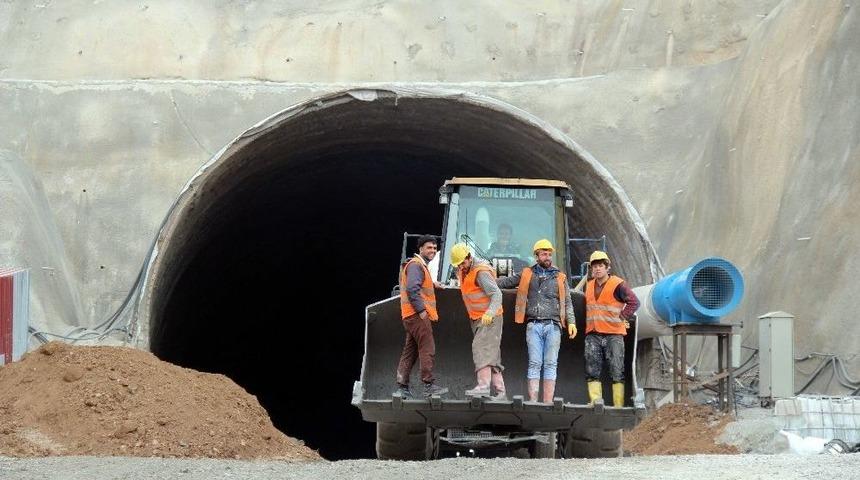 G&uuml;zeldere T&uuml;neli&rsquo;nde Kış Mesaisi