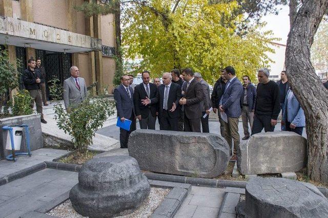 Vali Zorluoğlu’ndan Müdür Aktuğ’a Ziyaret