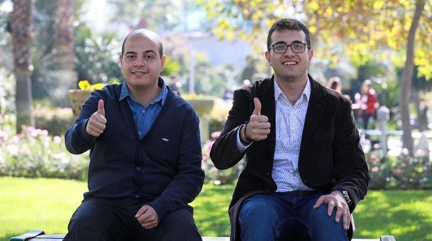 Yaşama M&uuml;zik Ve Sporla Bağlanıyorlar