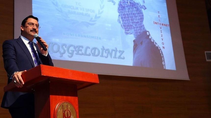 Gen&ccedil;ler, İnternet Bağımlılığına Dikkat