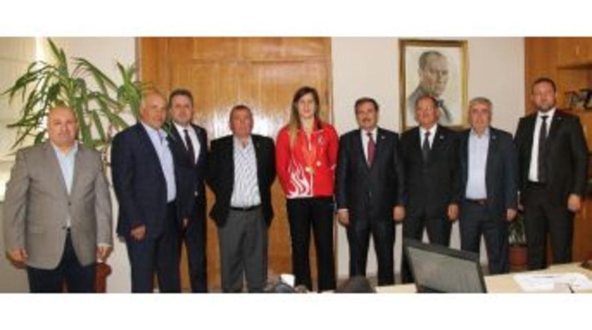 Trakya Birlik&rsquo;ten D&uuml;nya Şampiyonuna &Ouml;d&uuml;l