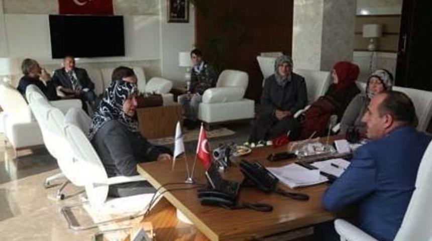 Başkan Duruay Vatandaşları Makamında Kabul Etmeye Devam Ediyor