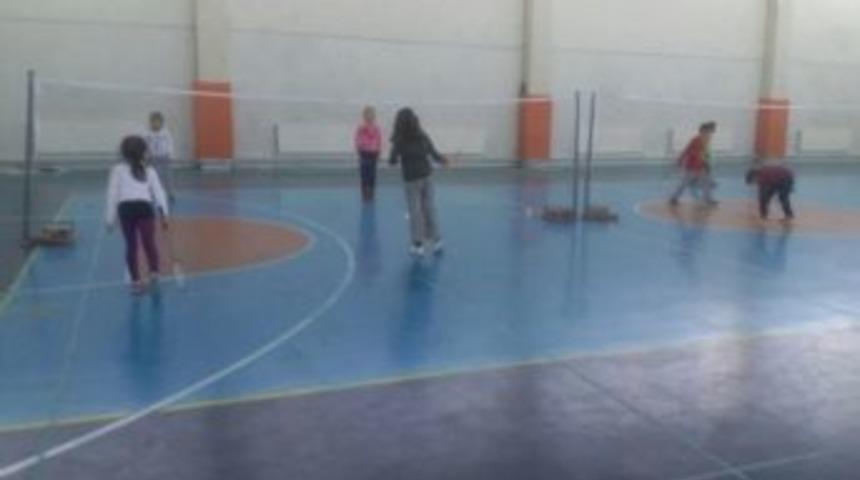 Hisarcık&rsquo;ta Badminton Kursu A&ccedil;ıldı