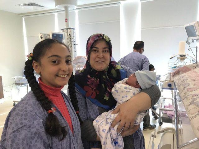 Yenidoğan Yoğun Bakım &Uuml;nitelerinde &Ccedil;ocuk Ziyaret&ccedil;i Uygulaması Başladı 1