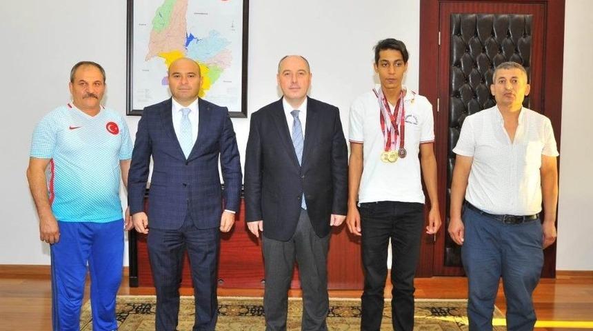 Engelli Sporcu 4 Madalya İle Osmaniye&rsquo;ye D&ouml;nd&uuml;