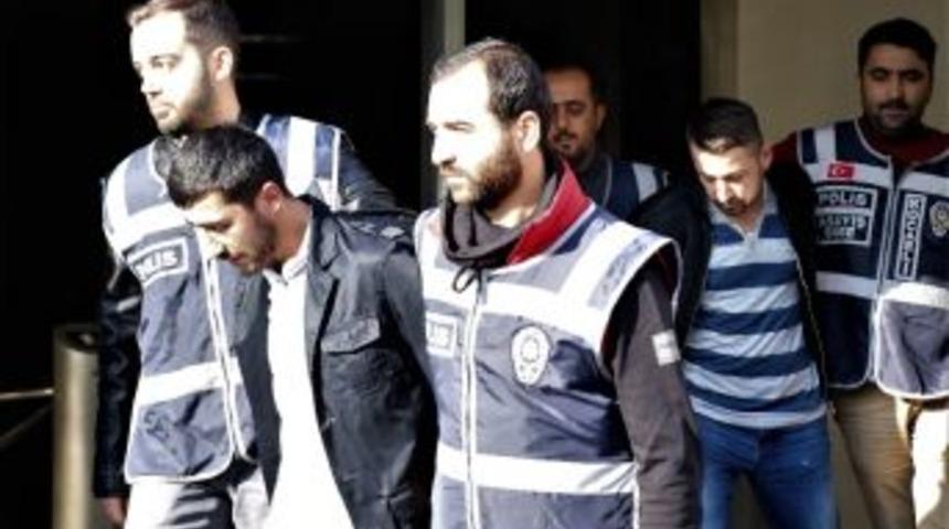 Hırsızlık İ&ccedil;in Otomobil Satılan Aldılar