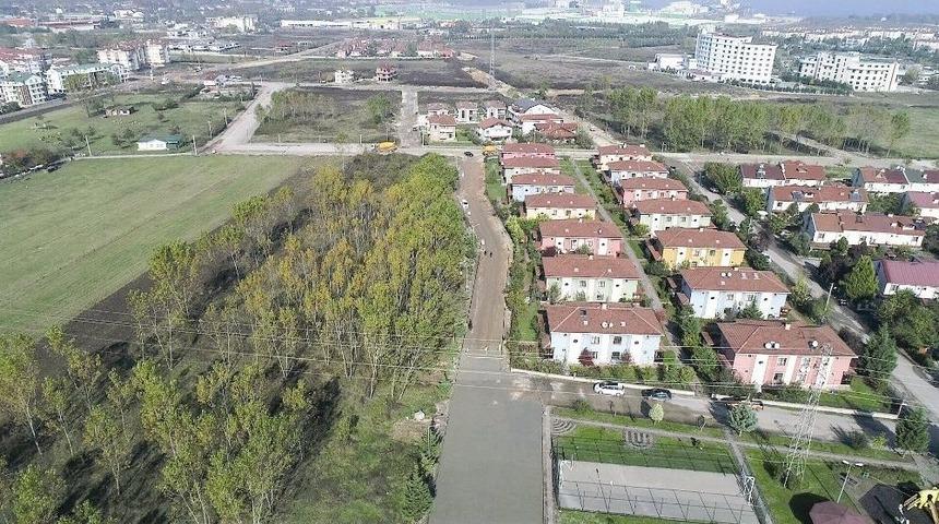 Başiskele&rsquo;de Beton Yol &Ccedil;alışmaları Devam Ediyor