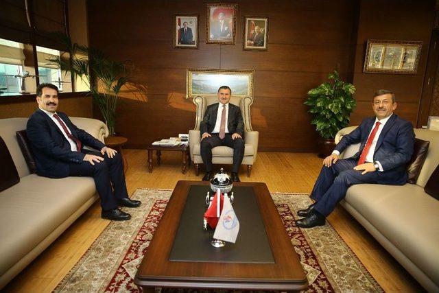 Başkan Karabacak, Bakan Bak&rsquo;ı Makamında Ziyaret Etti 1