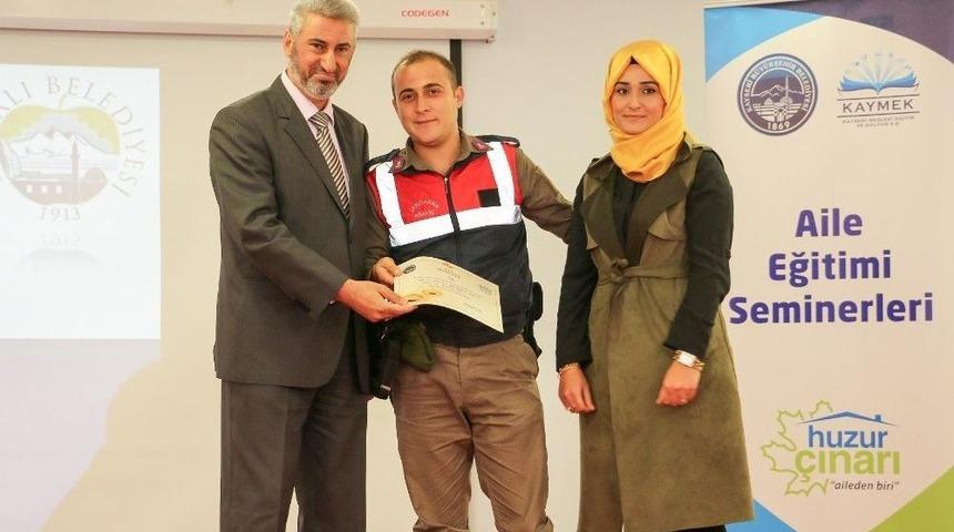 Aile Akademisi İl&ccedil;elerde De A&ccedil;ılıyor