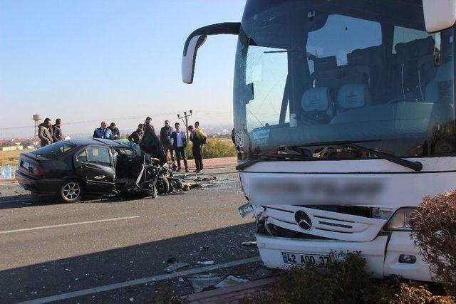 Yolcu Otobüsü İle Otomobil Kafa Kafaya Çarpıştı: 1’i Ağır 2 Yaralı 2