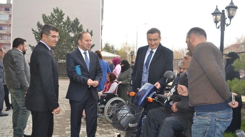 Hollanda&rsquo;da Yaşayan Gurbet&ccedil;ilerden Engellilere Tekerlekli Sandalye Desteği