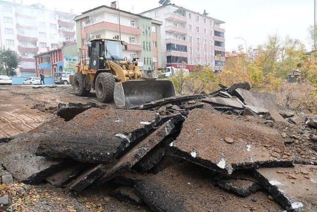 Muş’ta Asfalt Çalışmaları Devam Ediyor