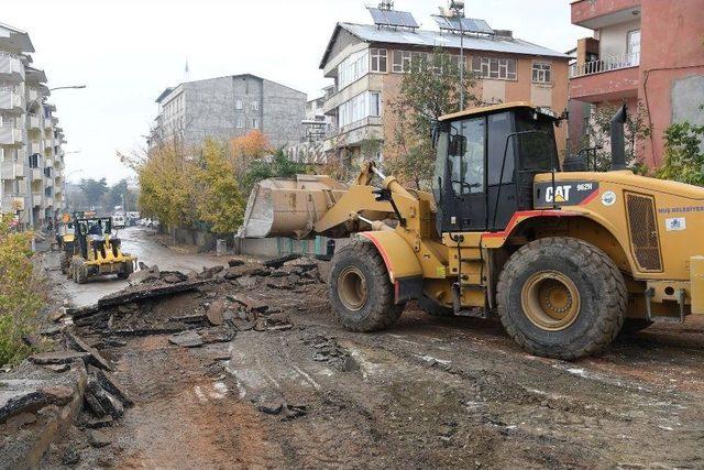 Muş’ta Asfalt Çalışmaları Devam Ediyor