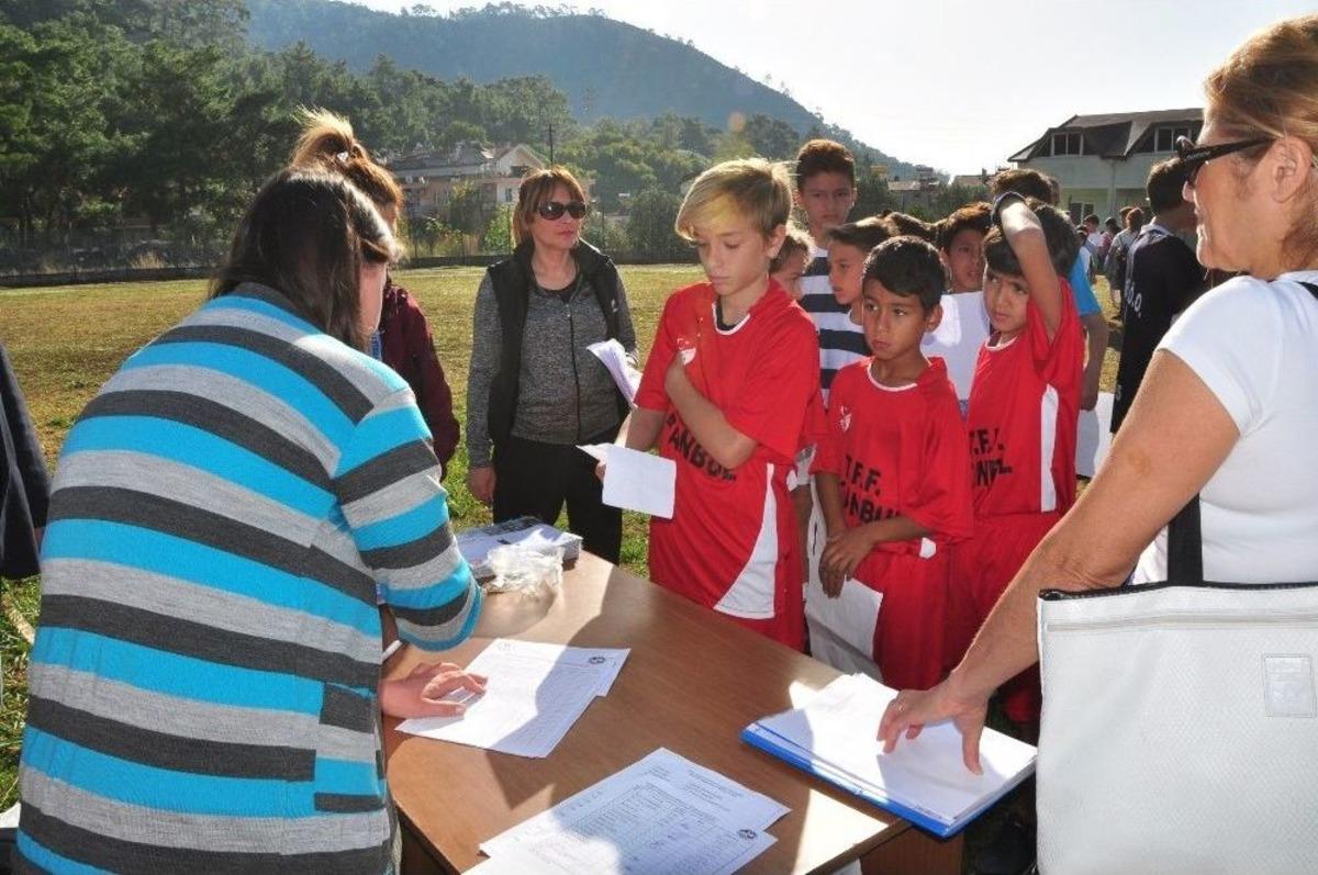 Sporcular Ata&rsquo;sı İ&ccedil;in Koştu