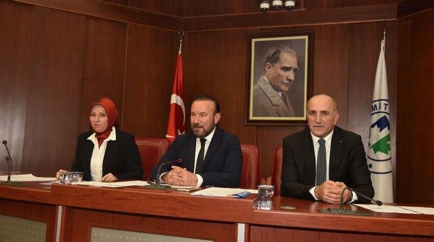 İzmit Belediyesinde Taşeronlara Kadro M&uuml;jdesi