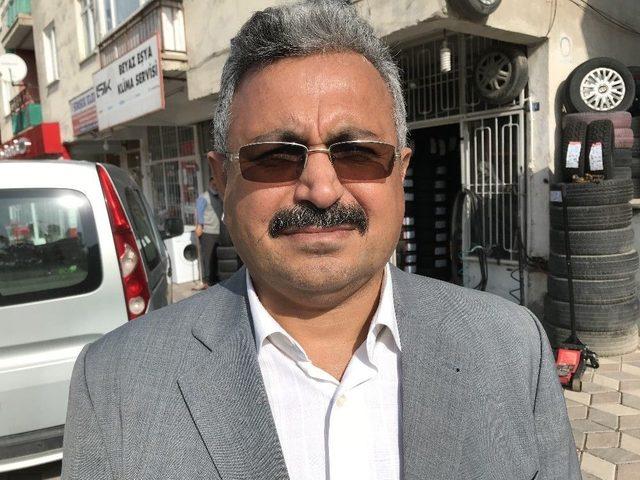 Otomobil Motoruna Giren Kedi 2 Saatte Kurtarıldı 3