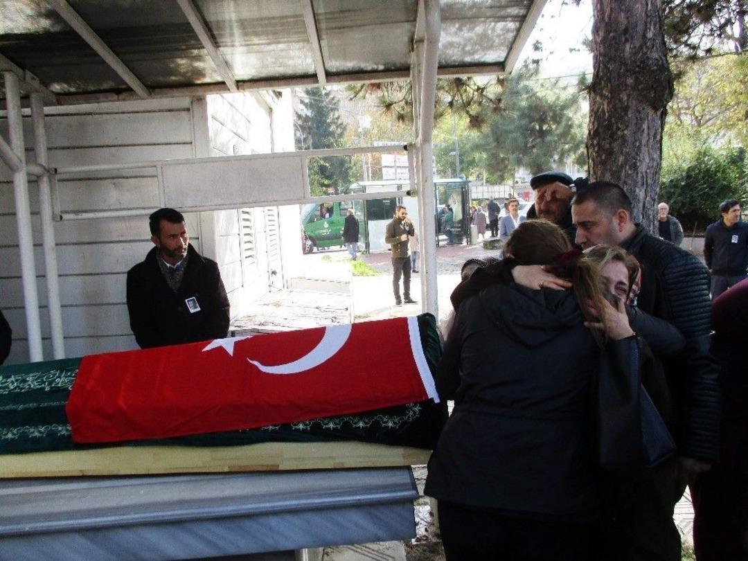 Şile&rsquo;de Batan Geminin İkinci Kaptanı Son Yolculuğuna Uğurlandı