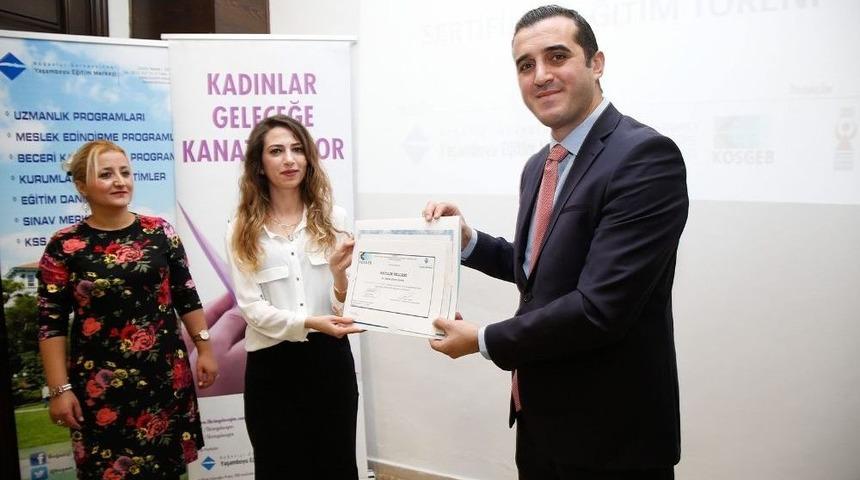 Karslı Kadınlar Sertifikalarını Aldı