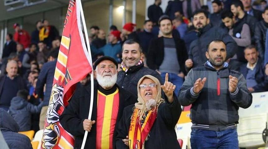 Trib&uuml;nlerin En Yaşlı &Ccedil;ifti