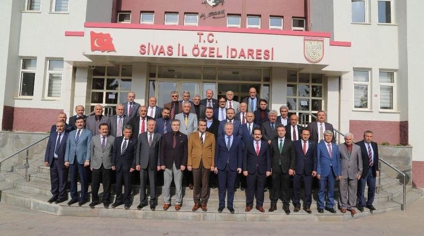 Vali G&uuml;l, "vatandaşımıza Ne Yapsak Az"